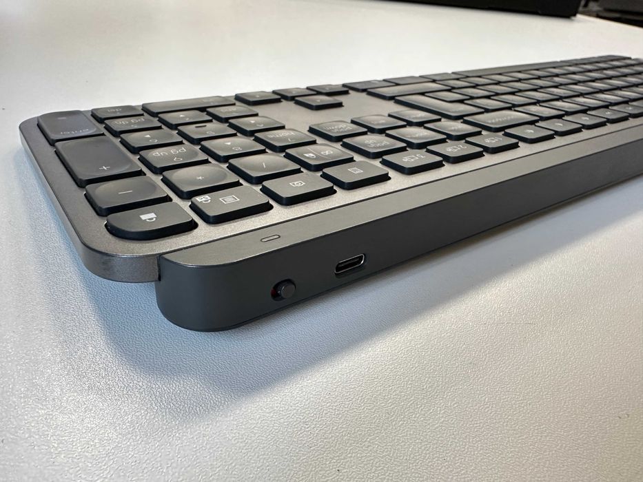 Logitech MX Keys за Windows и MAC безжична клавиатура с подсветка