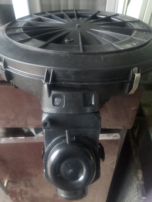 Корпус воздушного фильтра ауди 80,100