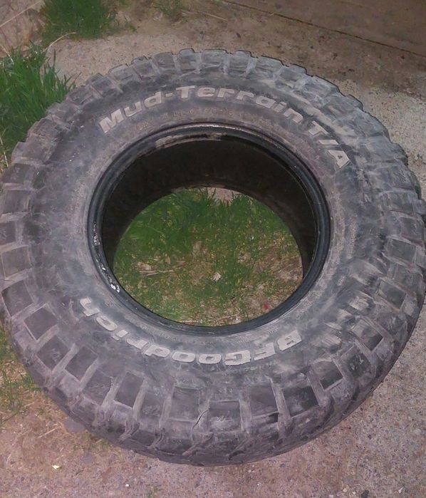 Шины 2шт. m/t 305/70/16