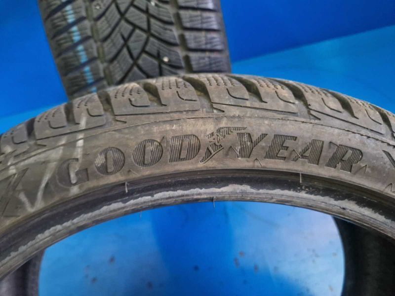 2 Goodyear R18 225/40
зимни гуми DOT4116
