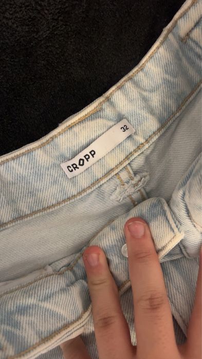 Blugi largi pentru fete