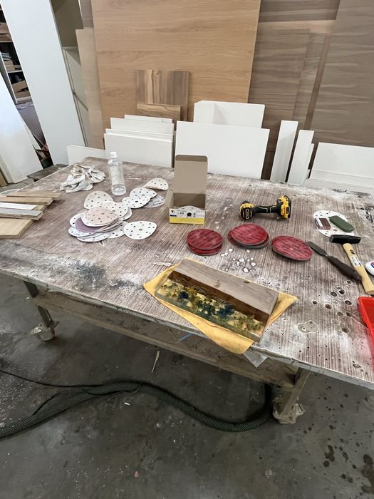 Дъска от орех и епоксидна смола