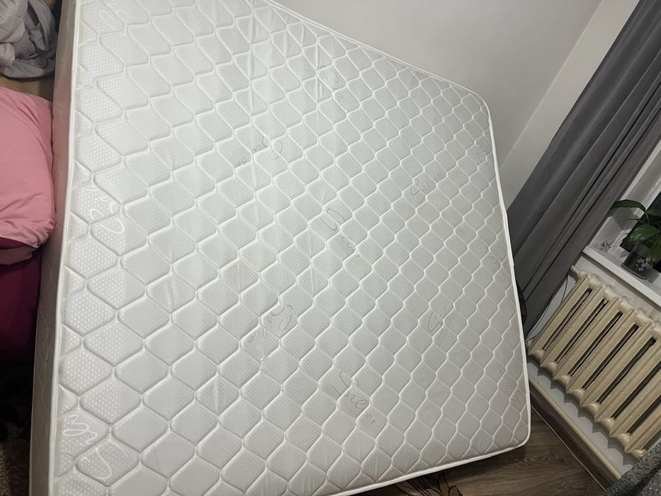 Продам двух спальный матрас