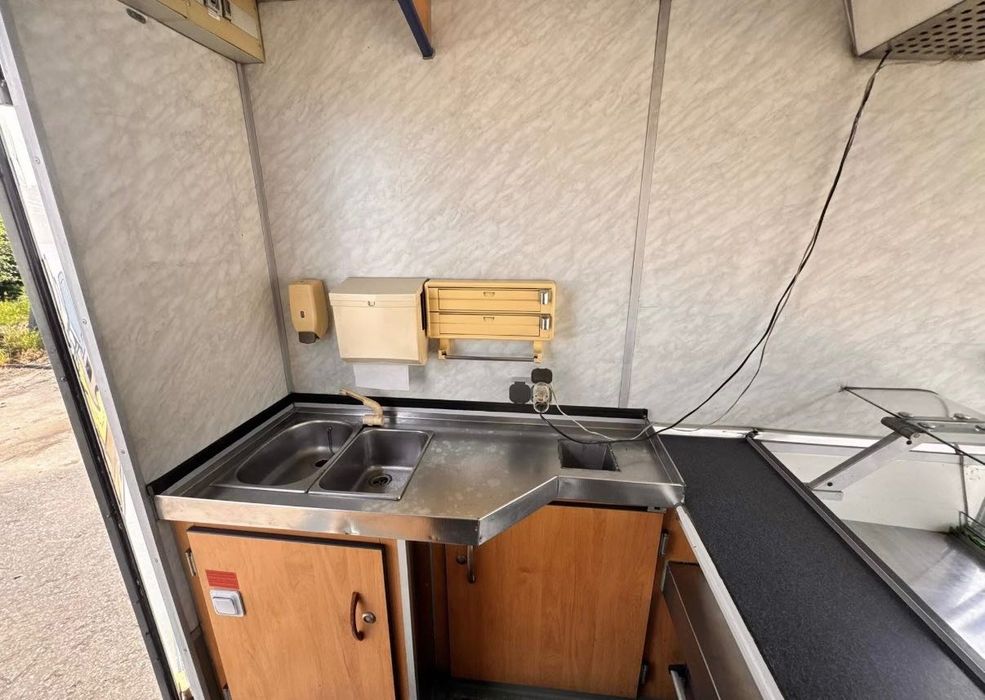 кемпер за бързо хранене