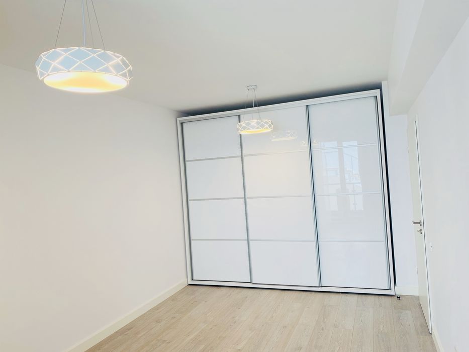 PROPRIETAR  închiriez ultracentral  1 camera - constructie noua