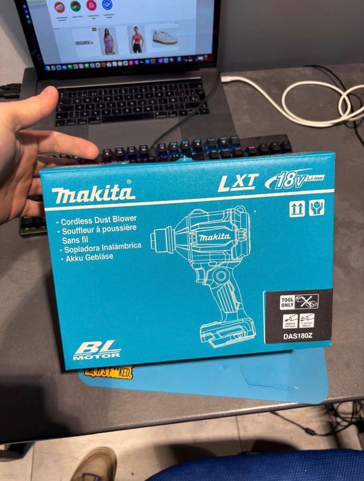 Mașină de suflat Makita DAS180