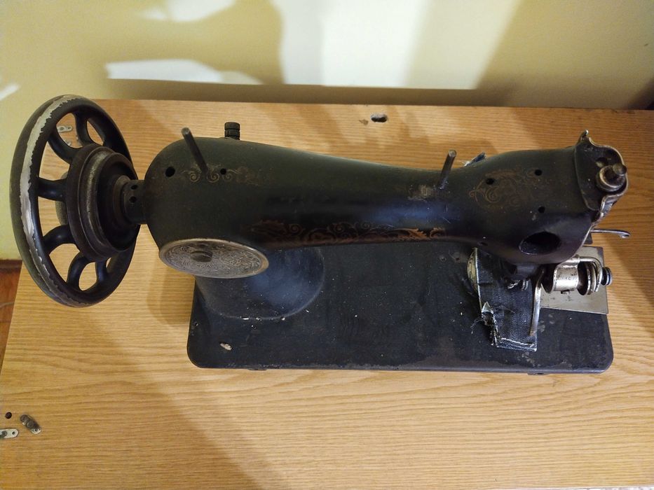 Продается швейная машинка