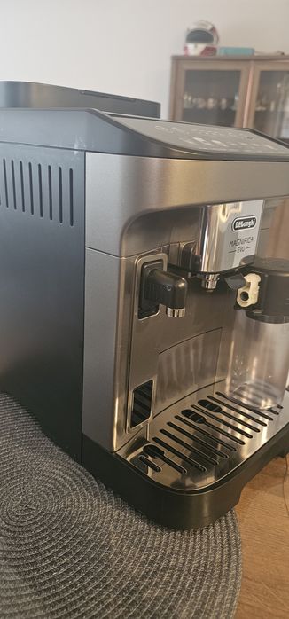 Кафе машина Delongi