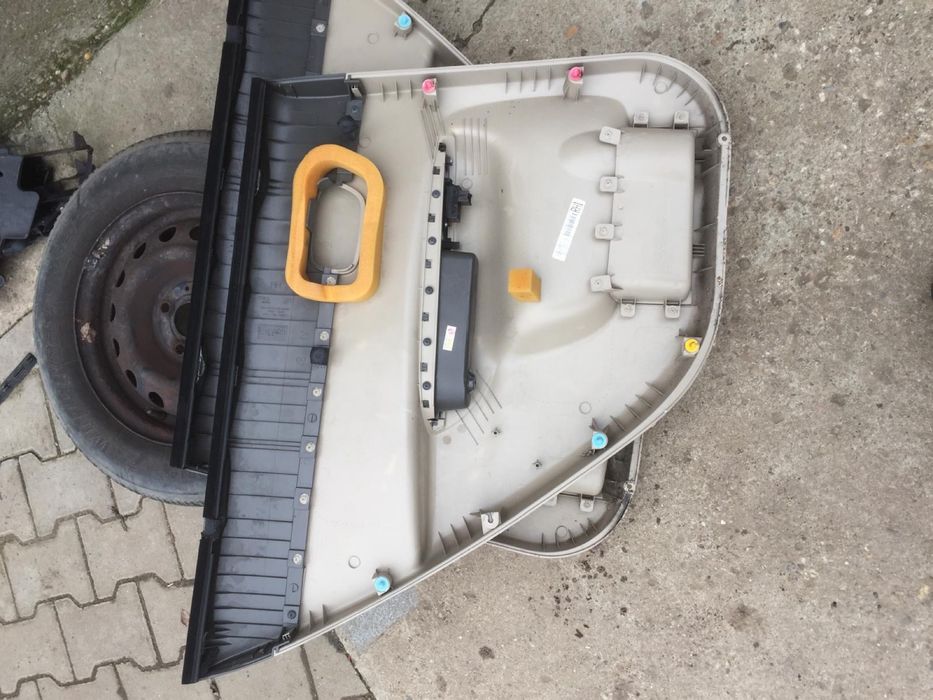 Panouri usi Hyundai Accent