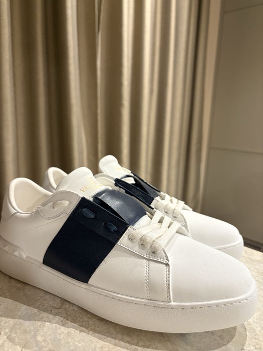 Valentino Garavani blue 44