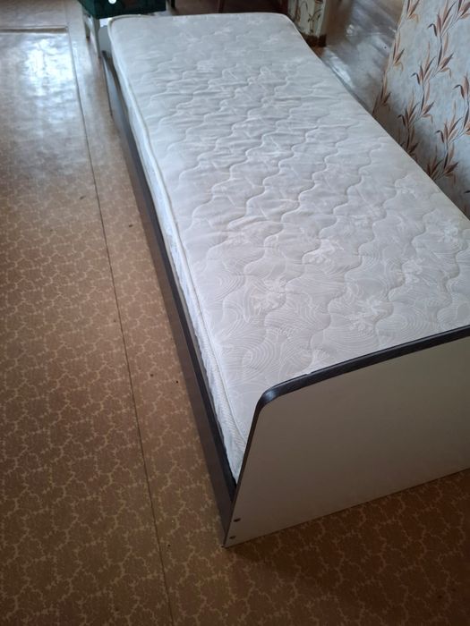 Кровать односпальная