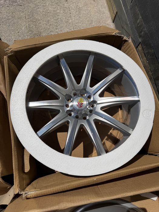 Jante MOMO Corse Ten-S R19 5x112