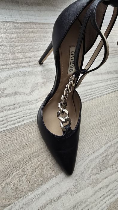 Pantofi Guess - mărimea 36
