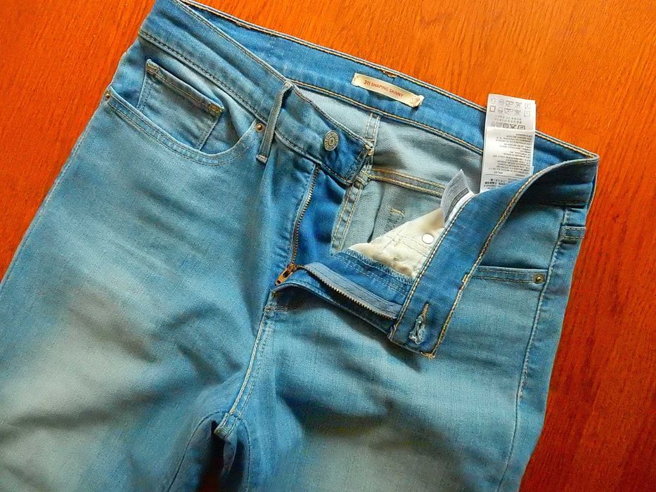Blugi Levi's 311 Shaping Skinny. Marime 29. Impecabili, ca noi.