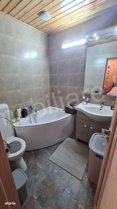 Casă de vânzare în Curtea de Argeș, strada Anghelești.