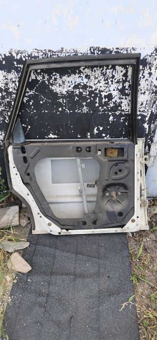 Дверь Audi 100 C3 сигара, селёдка, седан.