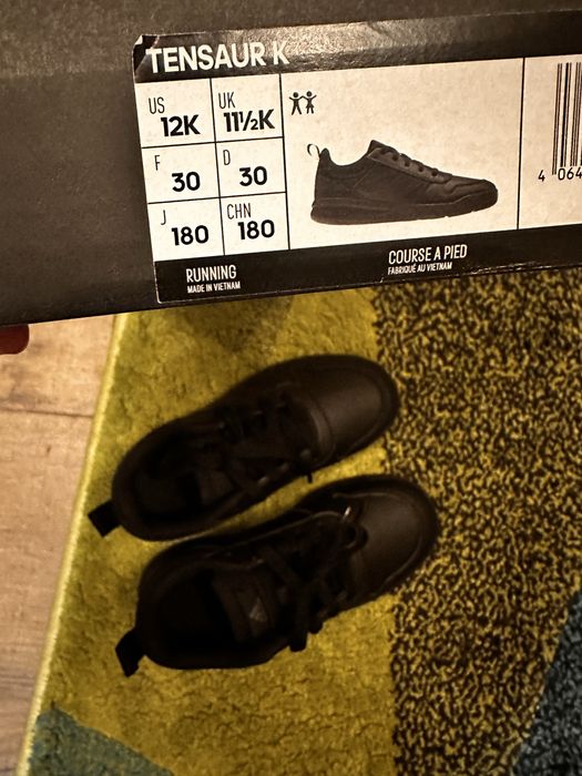 Pantofi Adidas NOI mărimea 30