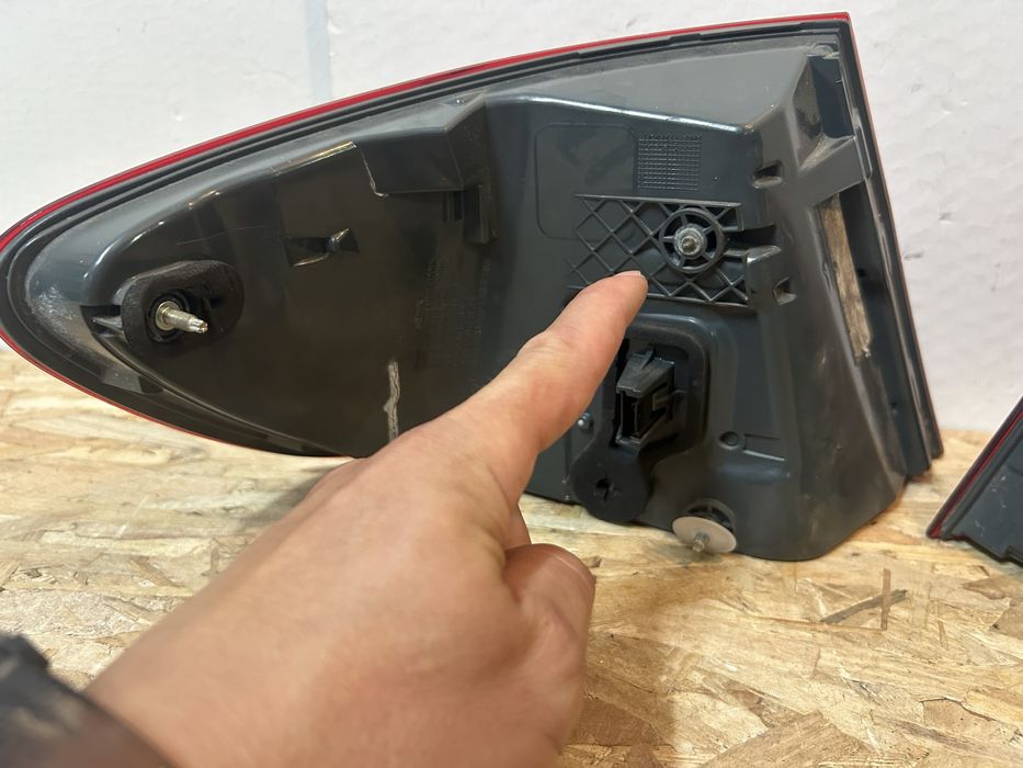 Stop / stopuri BMW F10 seria 5 non lci 2009-2013 stanga / dreapta