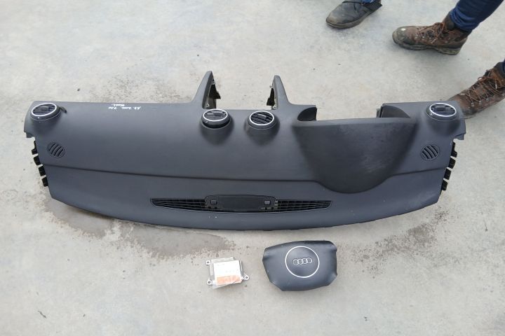 Kit airbag cu plansa de bord 8P0959655D 8P0880201D 8P0959655D 8P08802