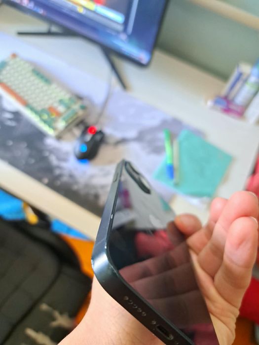 Смратфон iphone 13