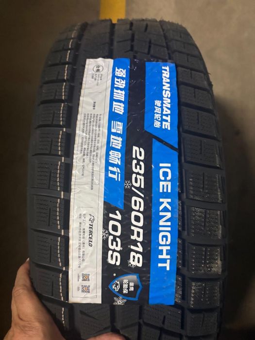 Зимние шины новые 235/60R18