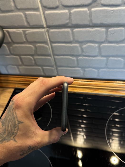 Продам Iphone 11 64GB