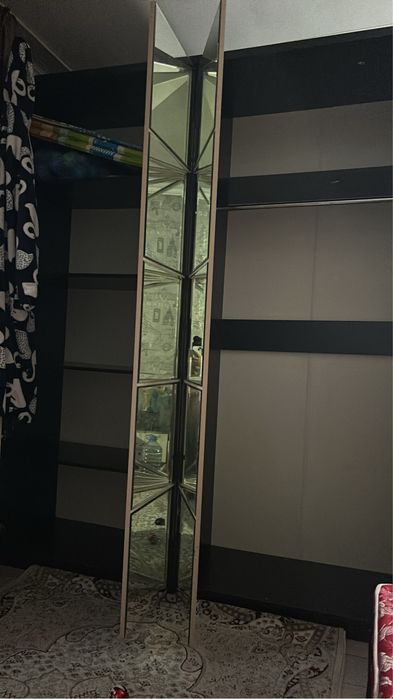 Продам шифоньер в комплекте с комодом