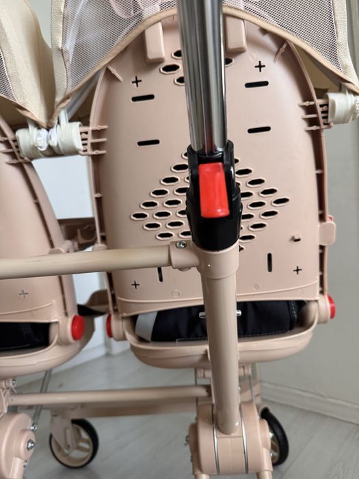 Коляска для двоих