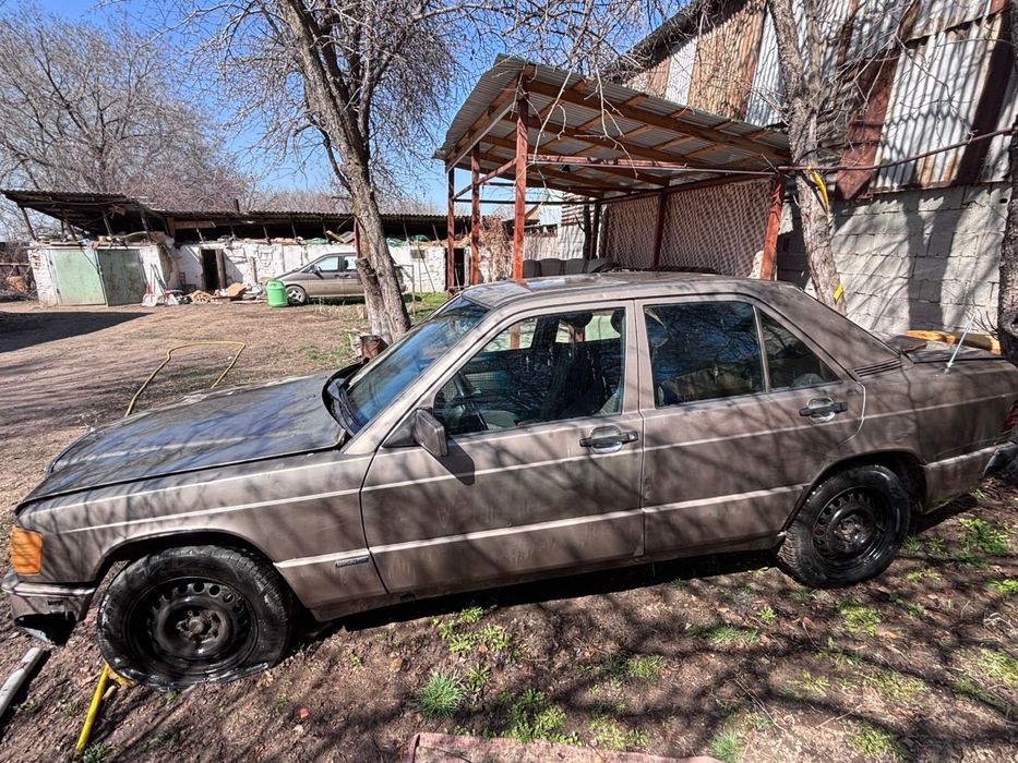 Мерседес Бенц 190