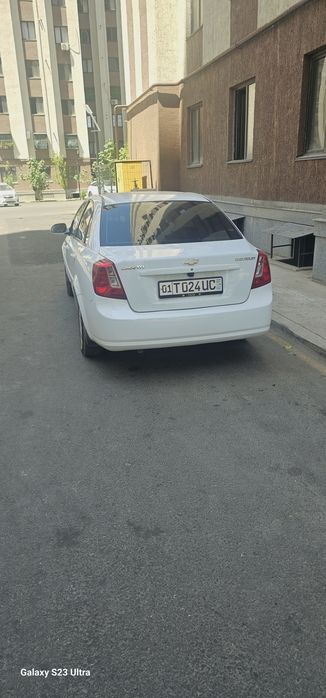Chevrolet lasetti sotiladi