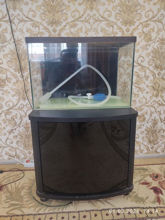 Продам аквариум 80 литров вместе с тумбой