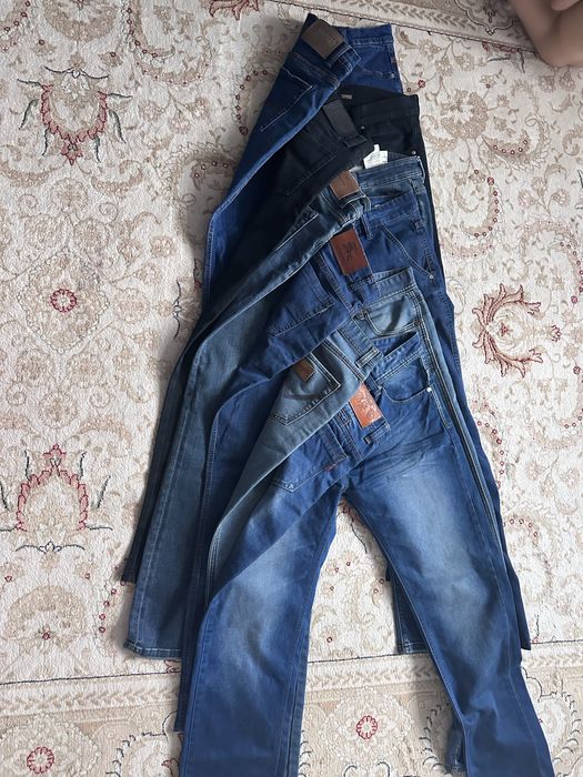 Ұлы мен достары ананы үлкен мүшесімен трахает