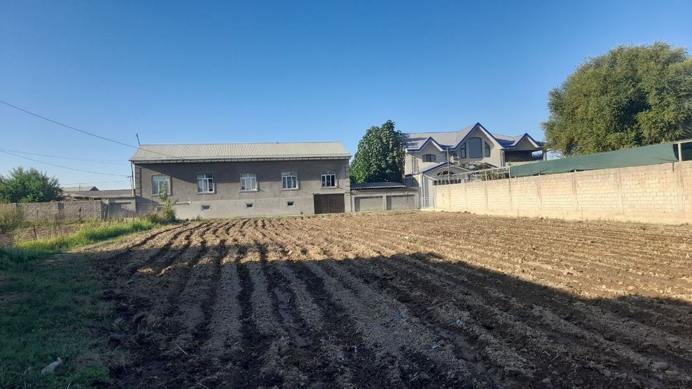 Yer sotiladi 1.5 sotigʻ, sotigʻi 10.000 dan