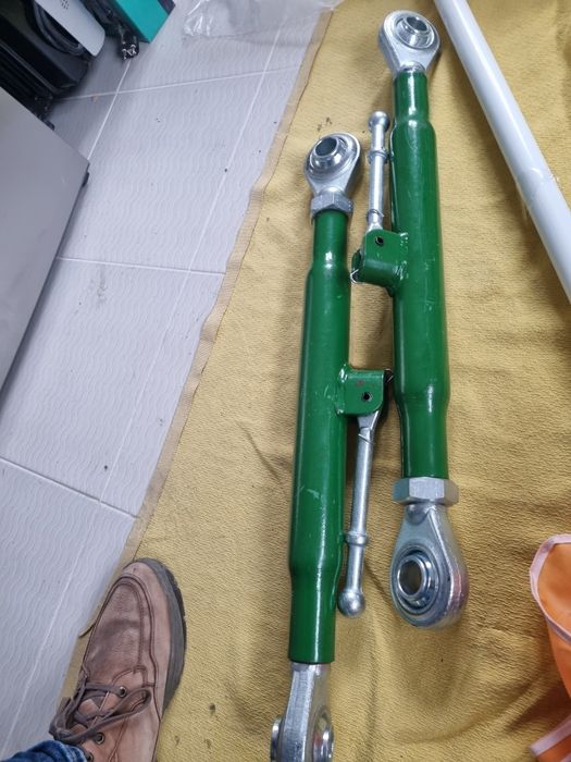 Tirant central tractor john deere catg 2 preț 300 lei se poate trimite