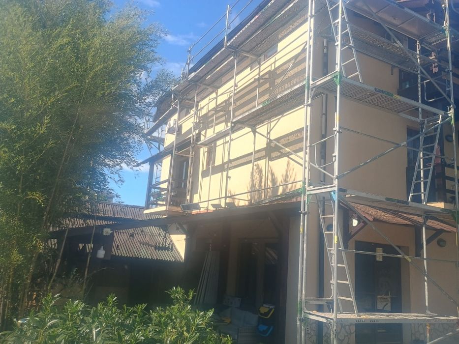 Închiriez schelă profesională pentru fațade!