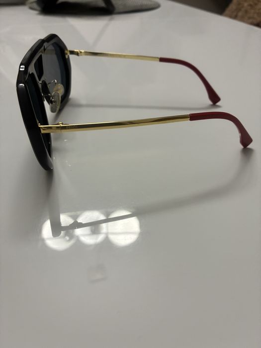 Слънчеви очила на Fendi - оригинални