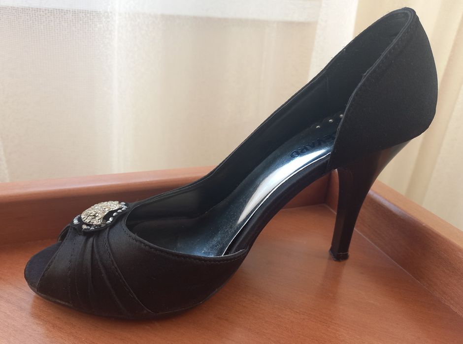 Елегантни сандали