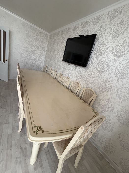 Продам стол со стульями