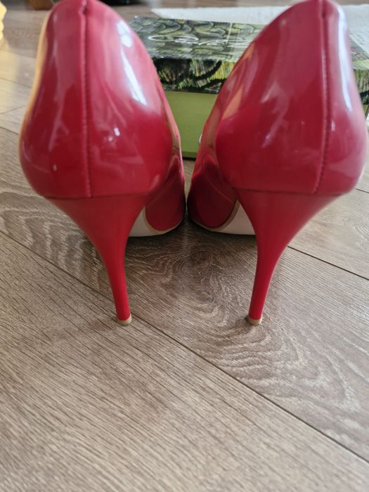 Дамски червени обувки с тънък ток