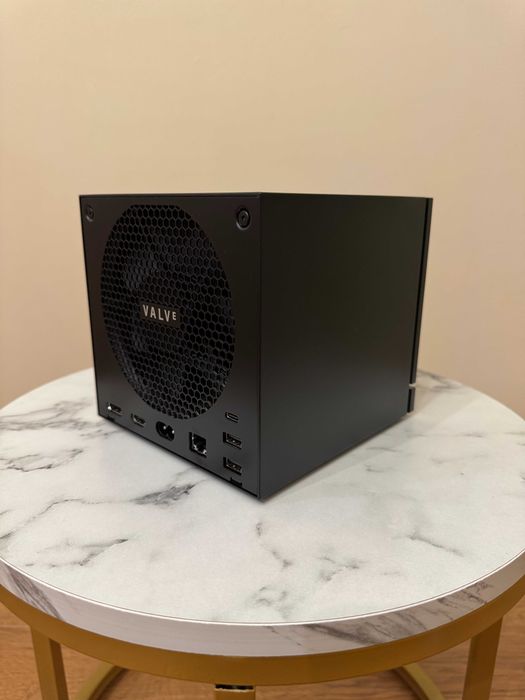 Valve Steam Machine with Steam Controller 2, 2tb + 2 Face Plates