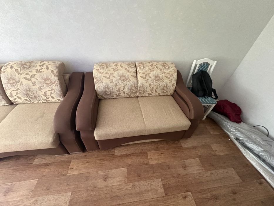 Продам два дивана