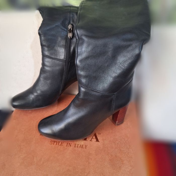 Зимние кожаные сапоги