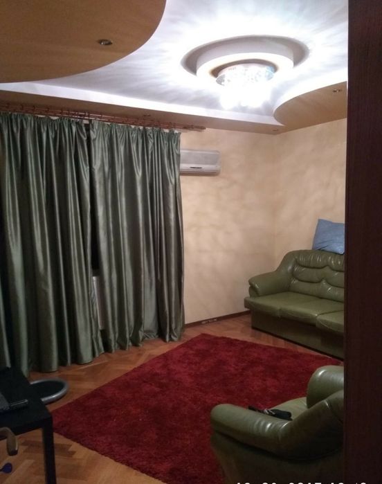 Închiriez  o cameră într-un apartament cu două camere, decomandat