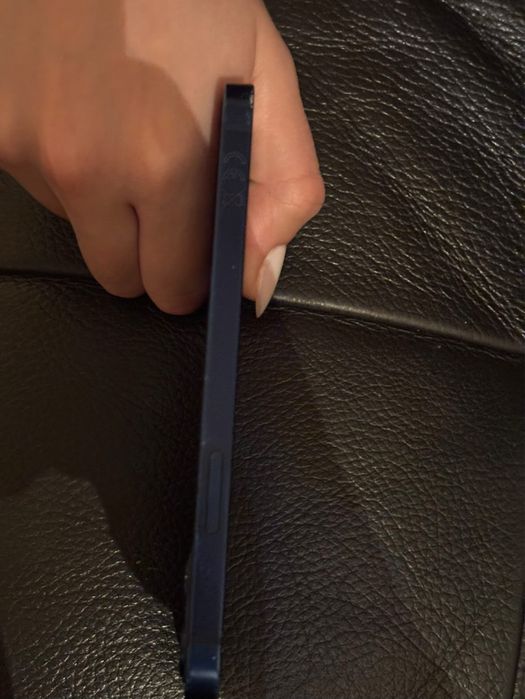 Продавам İphone 12