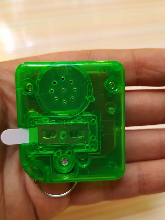 Game Box Mini - breloc, cu 26 de jocuri clasice: Tetris, Cars, etc.