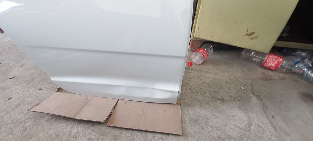 Kobolt eshik òng tomonniki