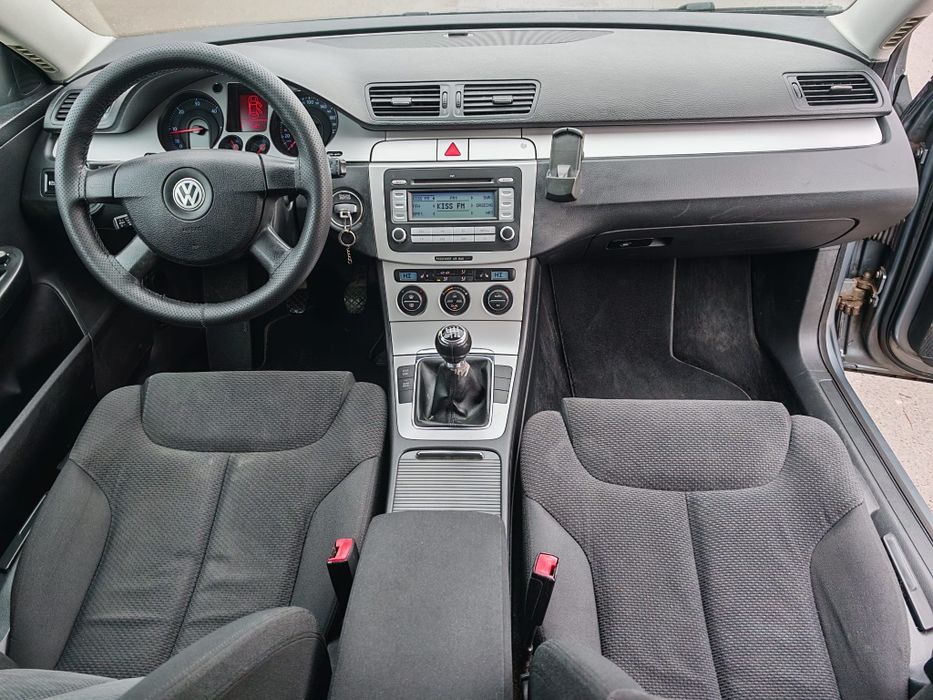 Volkswagen Passat B6 2008
*140 CP 
*259000