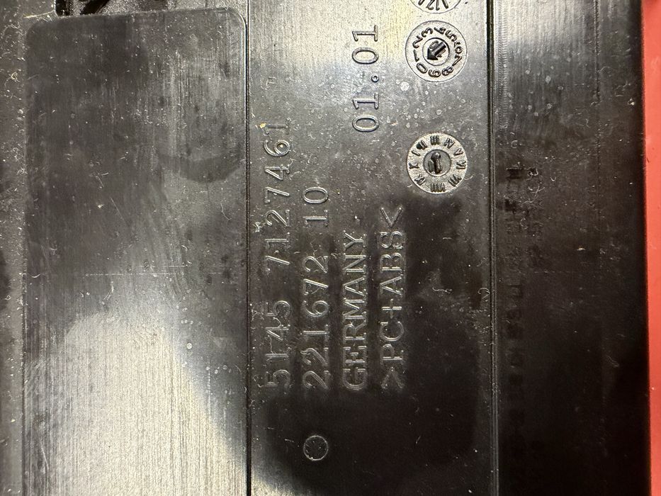 Поставки за чаши за BMW E90 E91 E92 E93