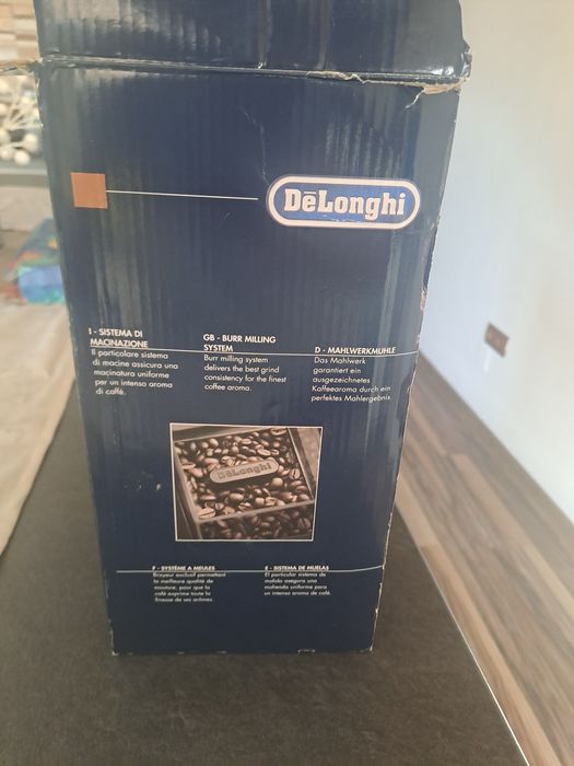Aparat de măcinat cafea Delonghi