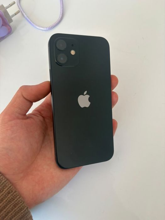 Продам iPhone 12  Акб 86%